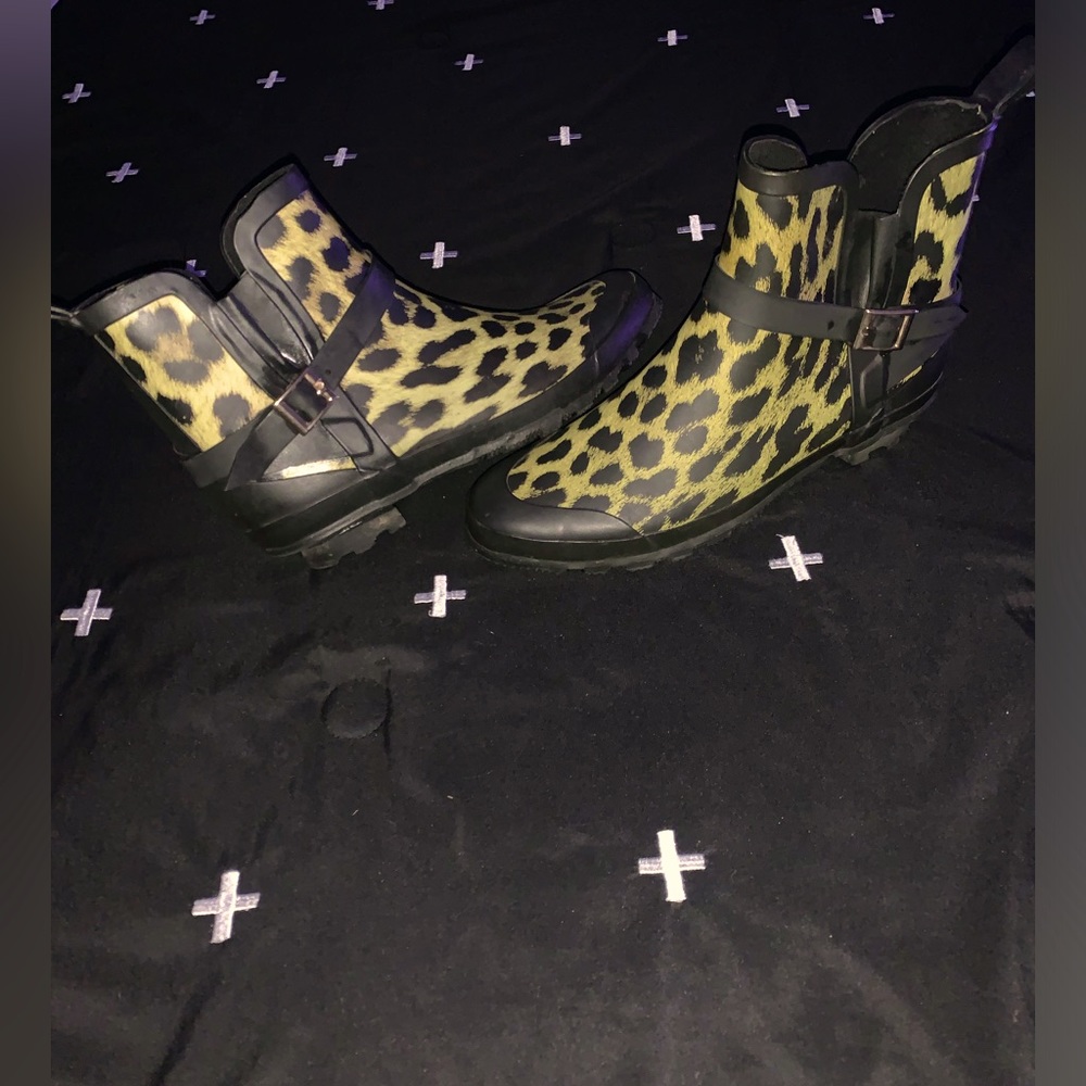 Ladies size 10.5 rain boots